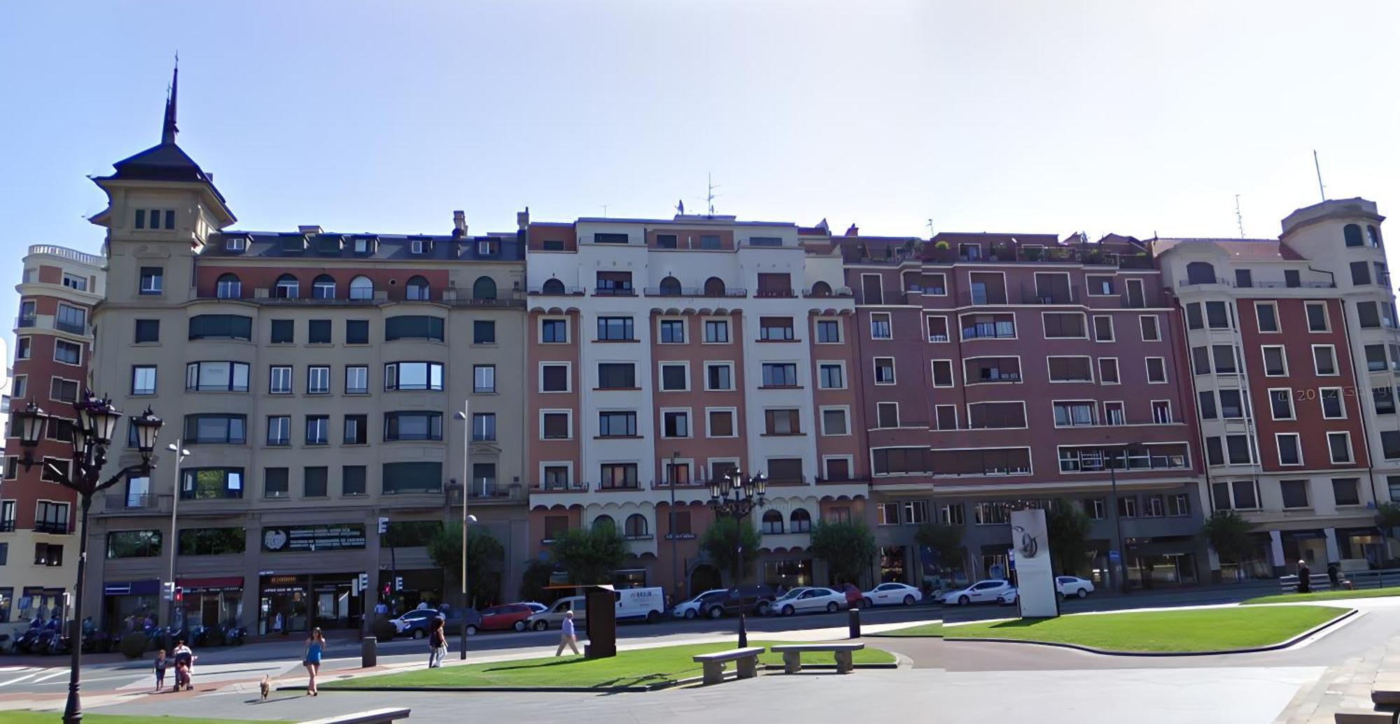 Habitacion Grande Y Confortable Con Bano Privado Junto A Guggenheim Bilbao Buitenkant foto